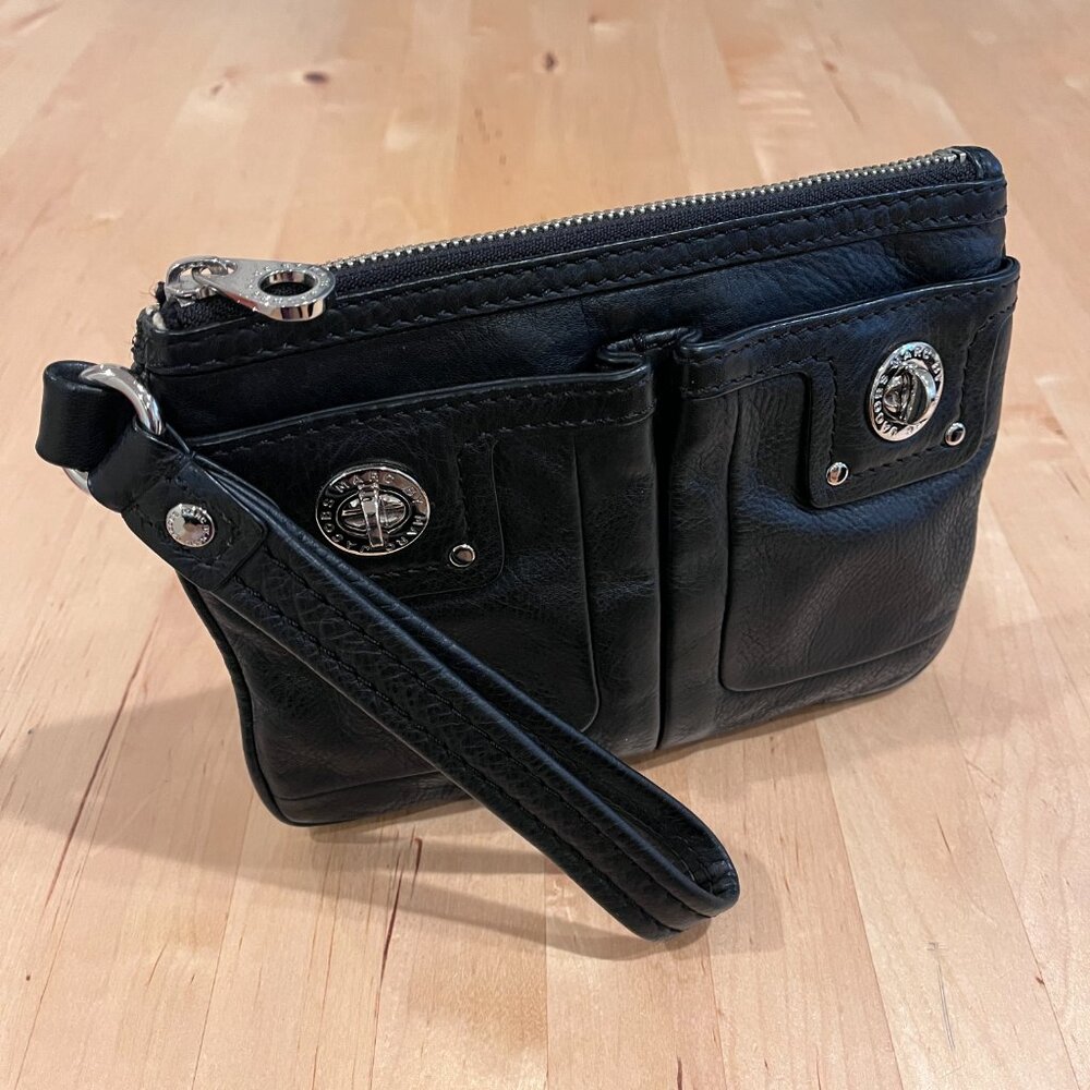 EUC Marc by Marc Jacobs Black Leather Wristlet Clutch 3 Pockets Silver Hardware